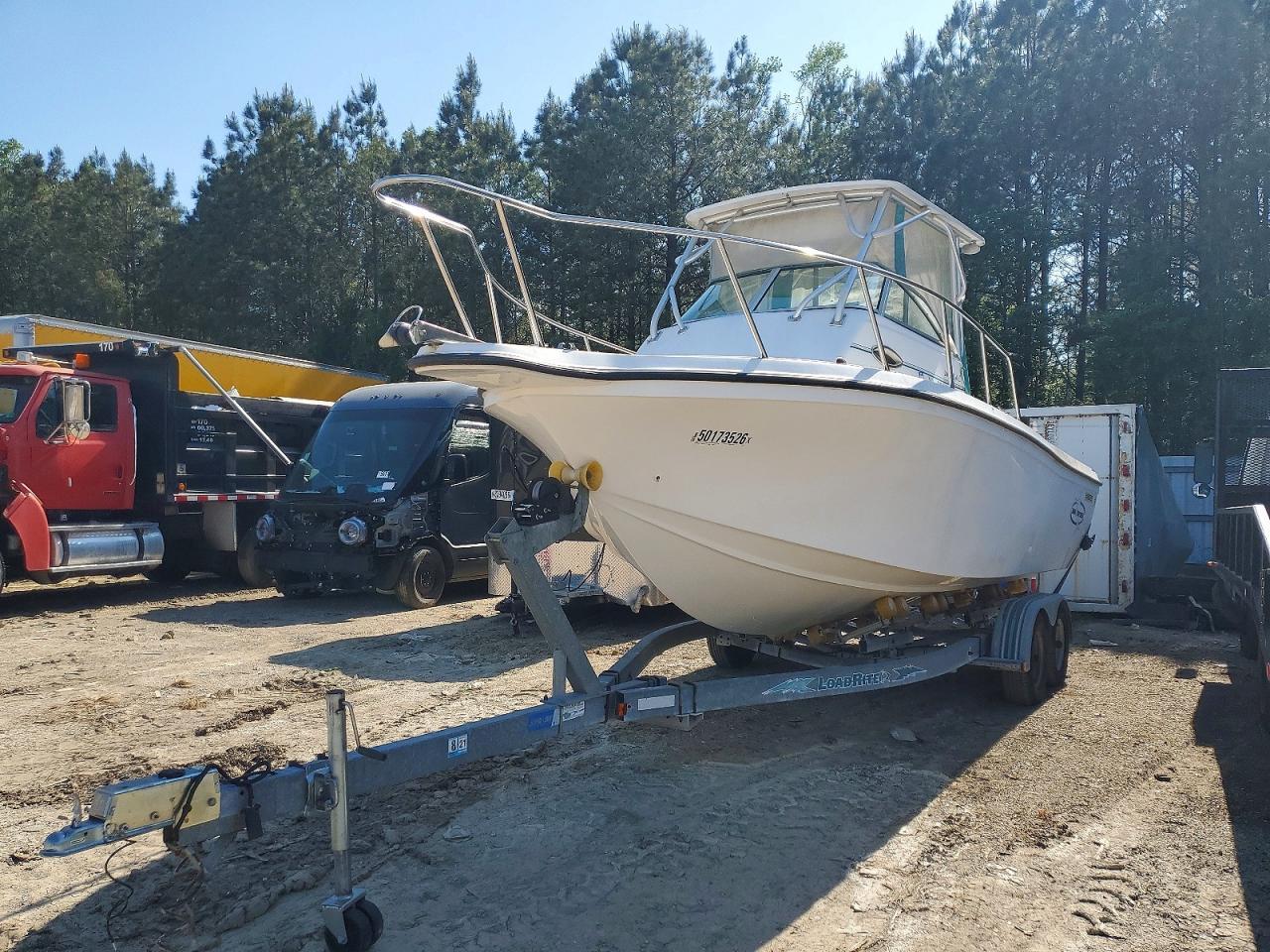 2004 Baha Cruisers Boat
