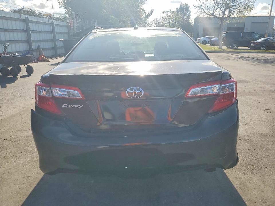 2014 Toyota Camry se