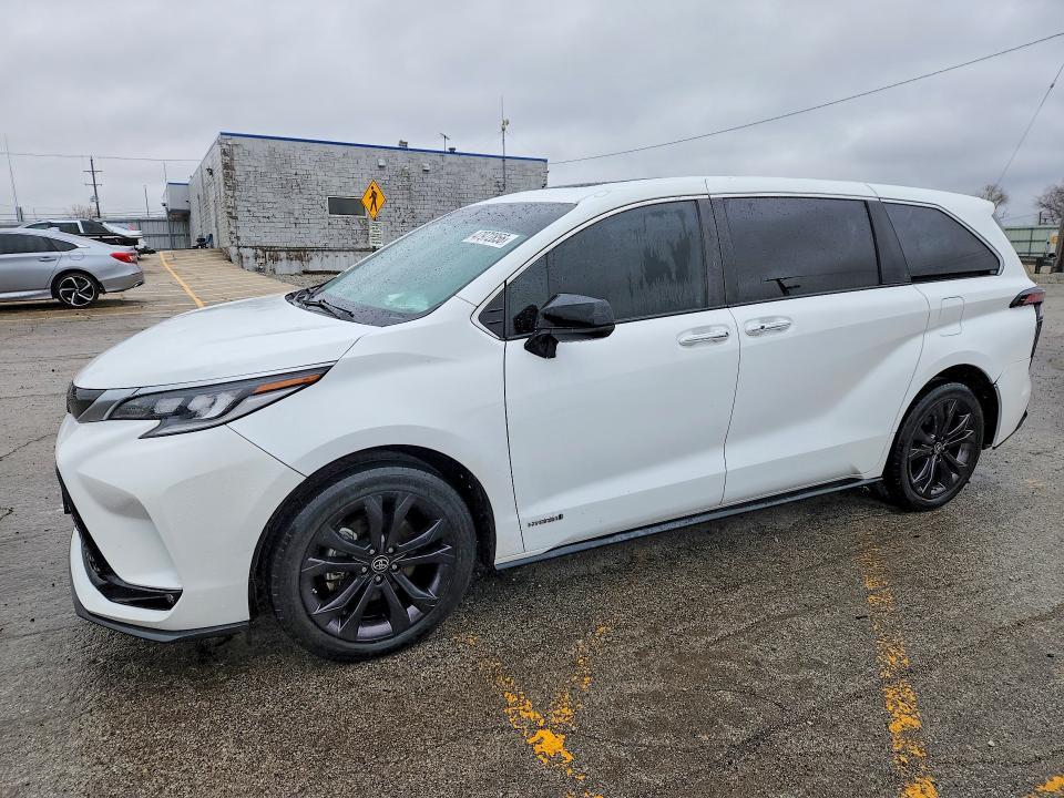 2021 Toyota Sienna xse 7-passenger