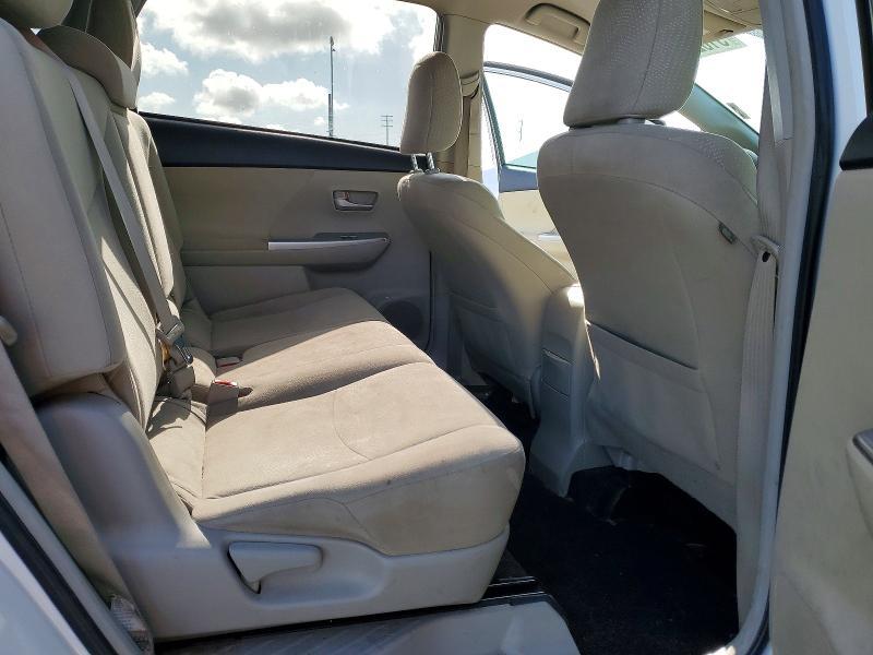 2013 Toyota Prius v Three