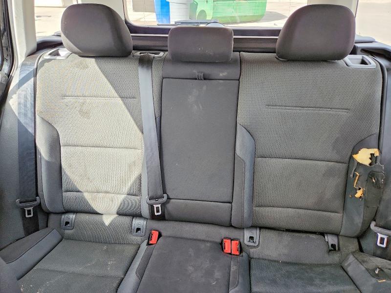 2016 Volkswagen Golf Sportwagen s