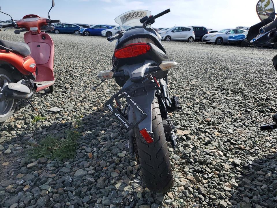 2011 Kawasaki Ex650 c