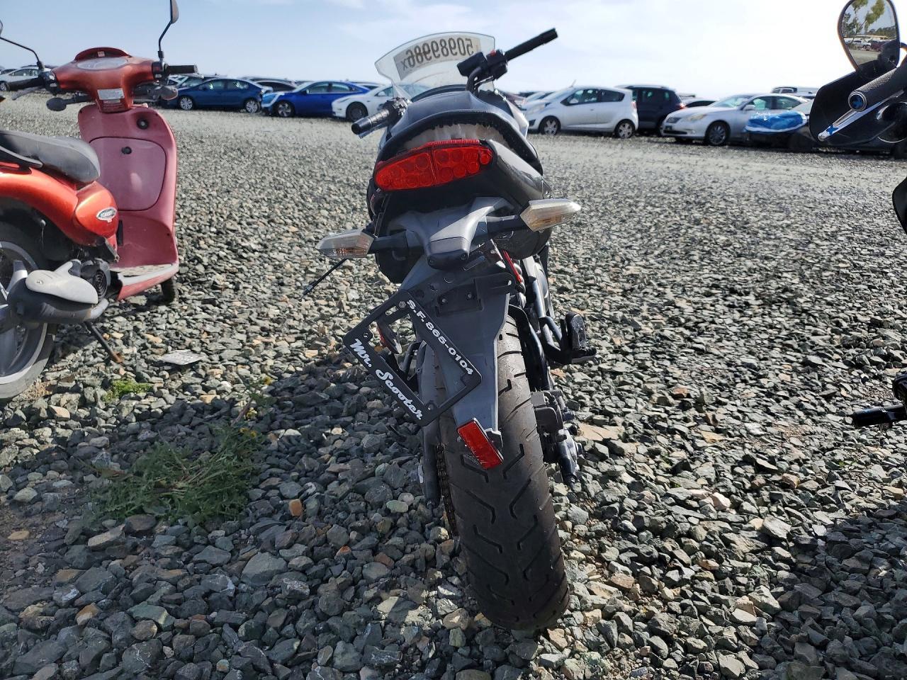 2011 Kawasaki EX650 C