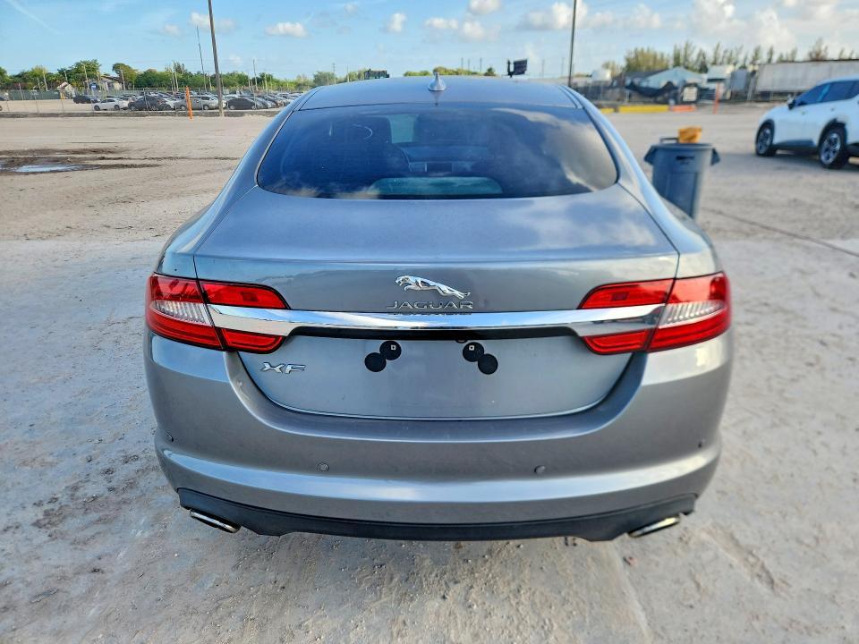 2015 Jaguar Xf 2.0t Premium