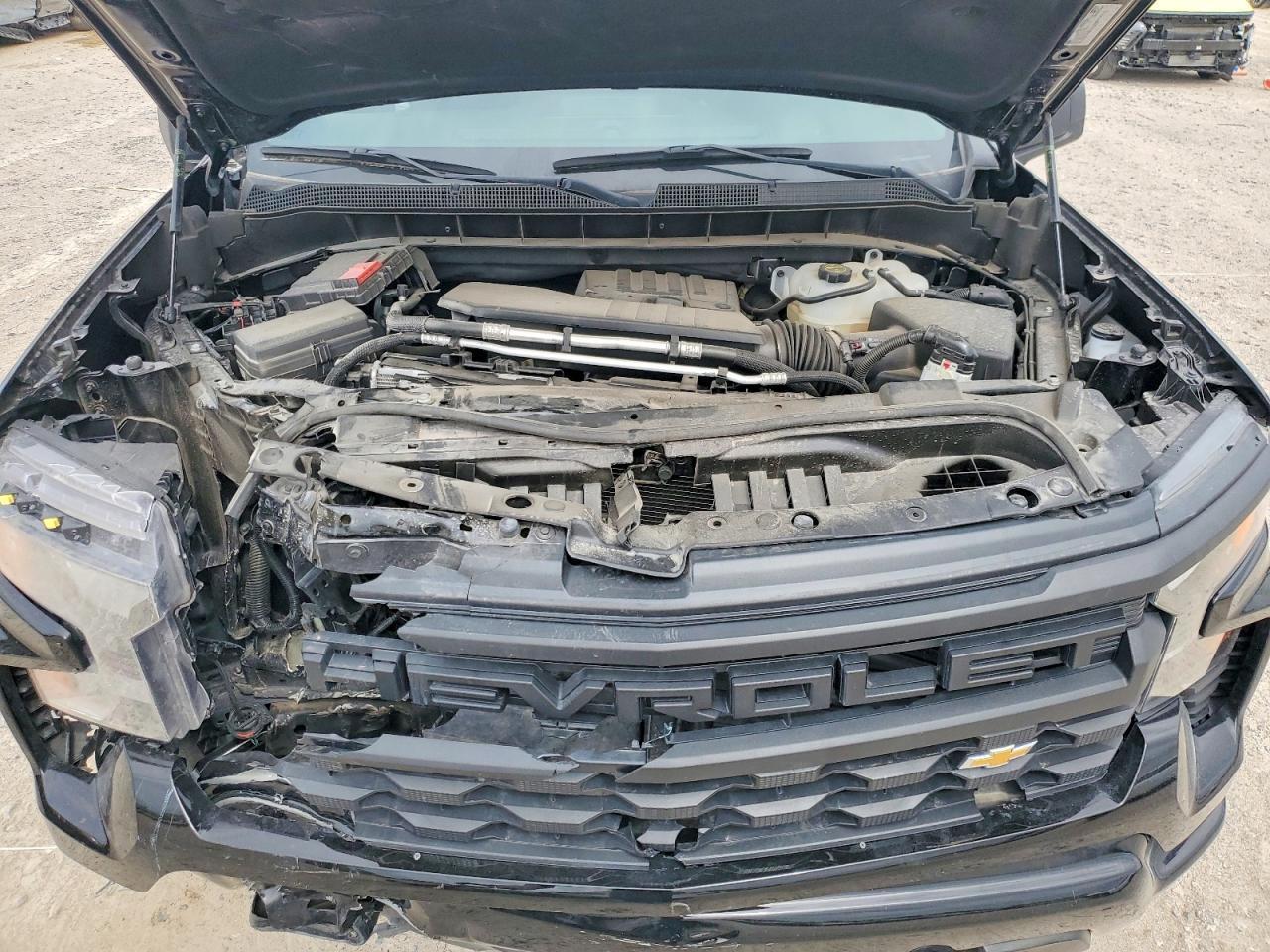 2025 Chevrolet Silverado C1500 Custom