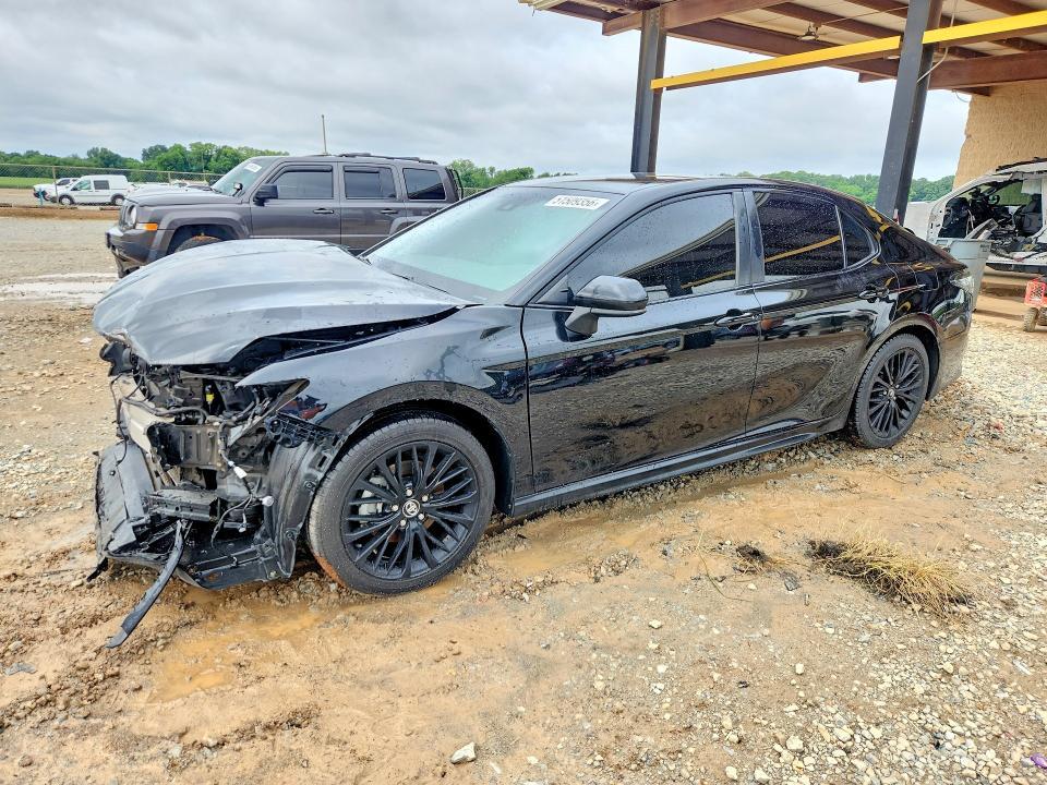 2020 Toyota Camry se Nightshade