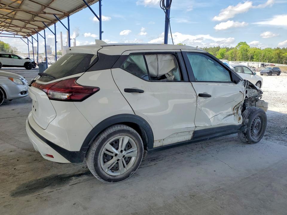 2023 Nissan Kicks s