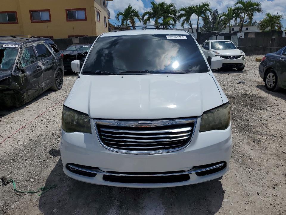 2016 Chrysler Town & Country Touring