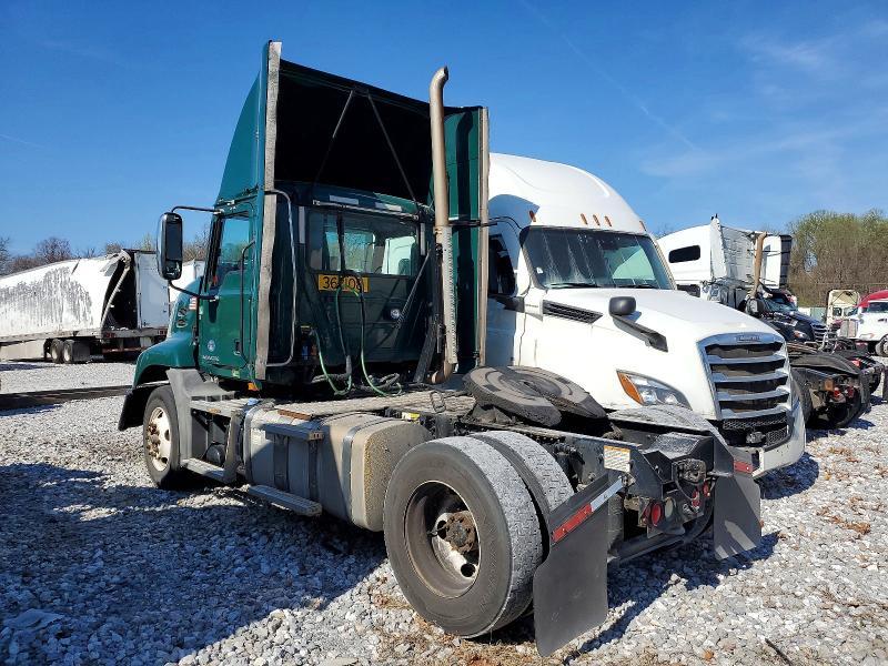 2017 Mack 600 Cxu600