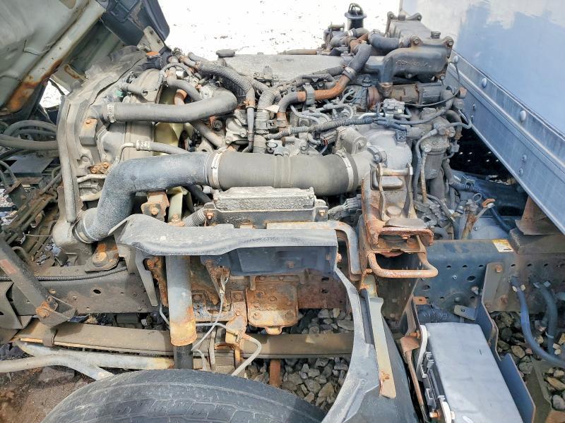 2015 Isuzu NPR Truck BOX Truck