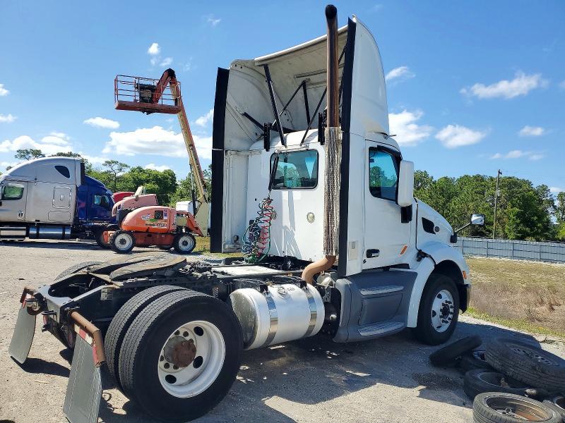 2016 Peterbilt 579 Semi Truck