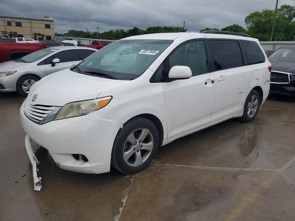 2016 Toyota Sienna le 8-passenger