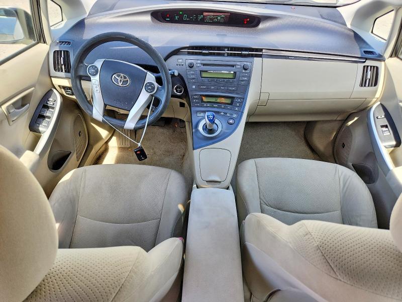 2010 Toyota Prius iii