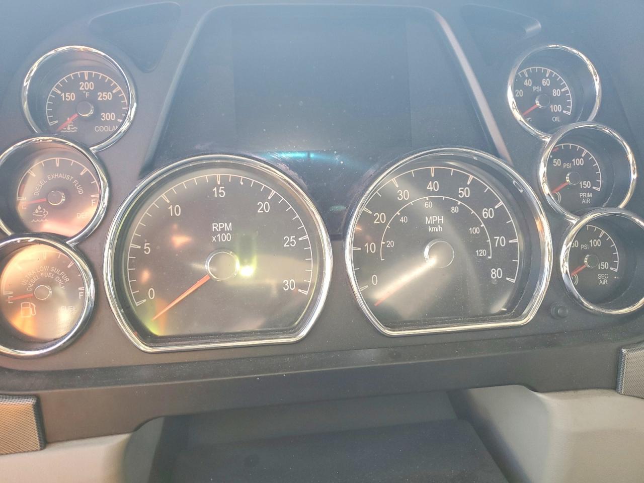 2020 Peterbilt 579 Semi Truck