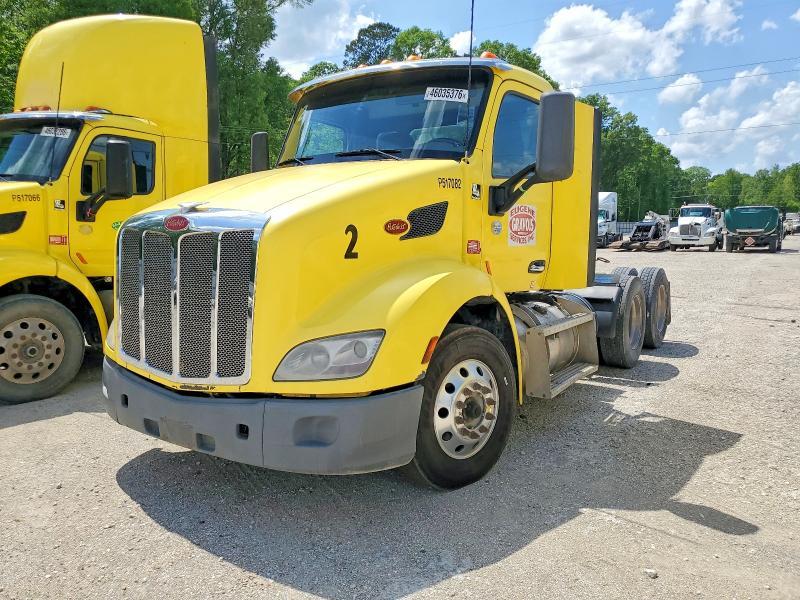 2017 Peterbilt 579 Semi Truck