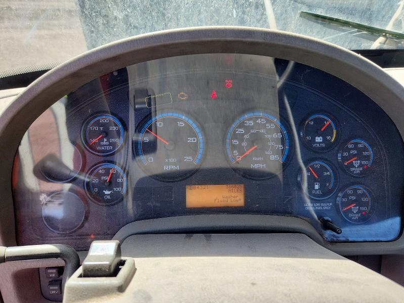 2013 International 8000