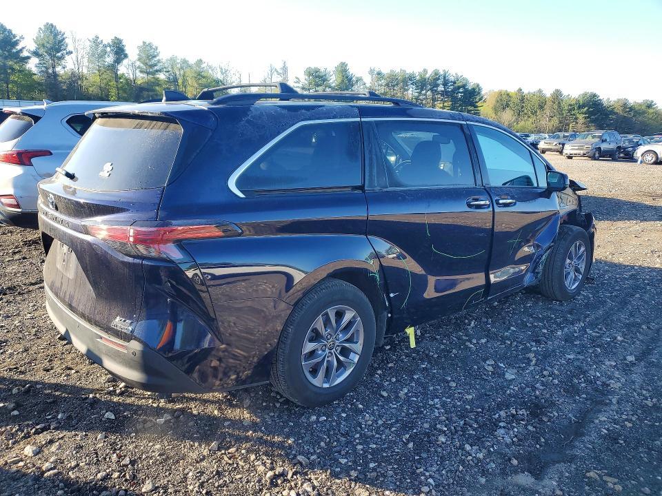 2021 Toyota Sienna xle
