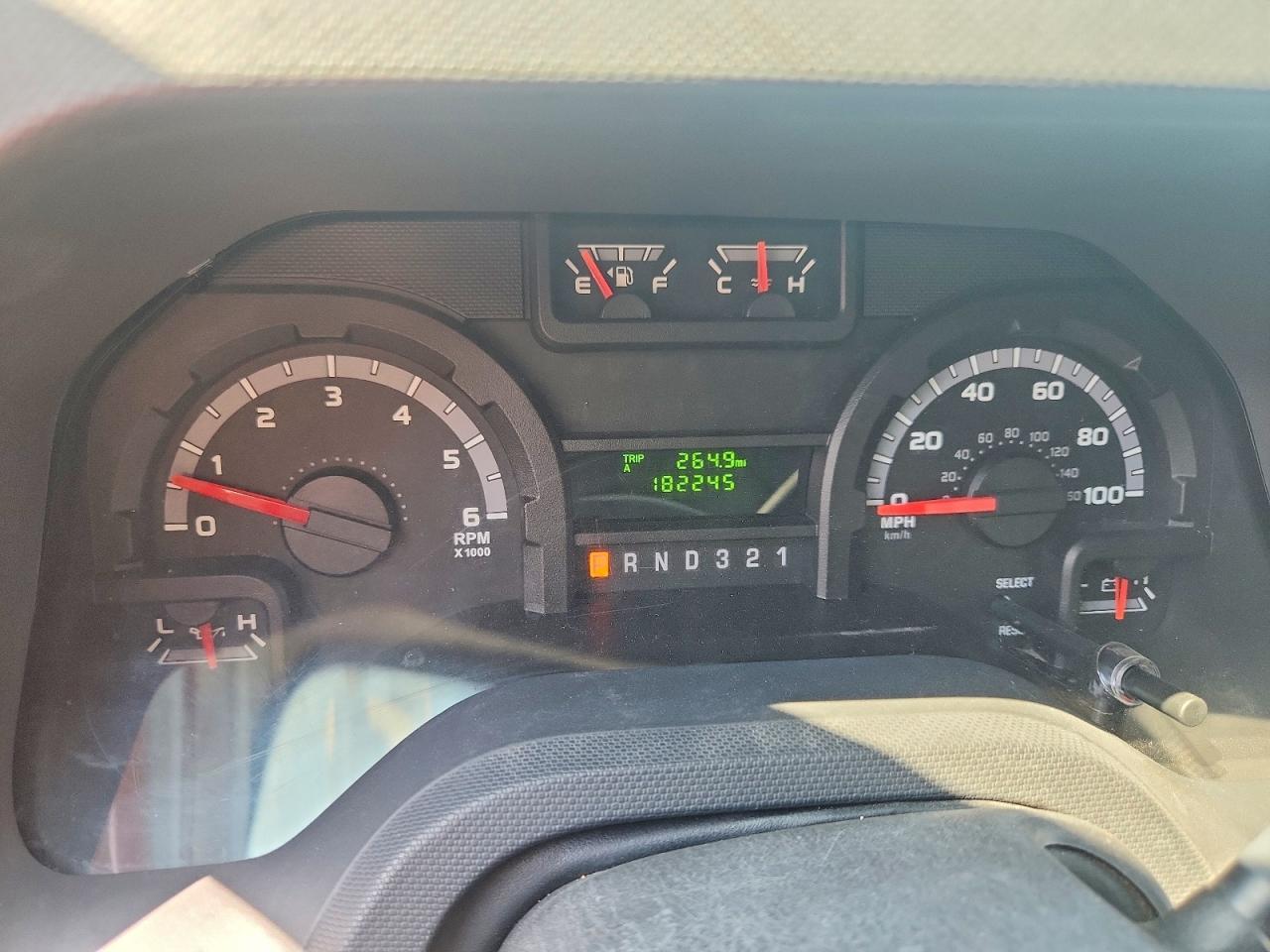 2014 Ford Econoline E350 Super Duty Cutaway Van