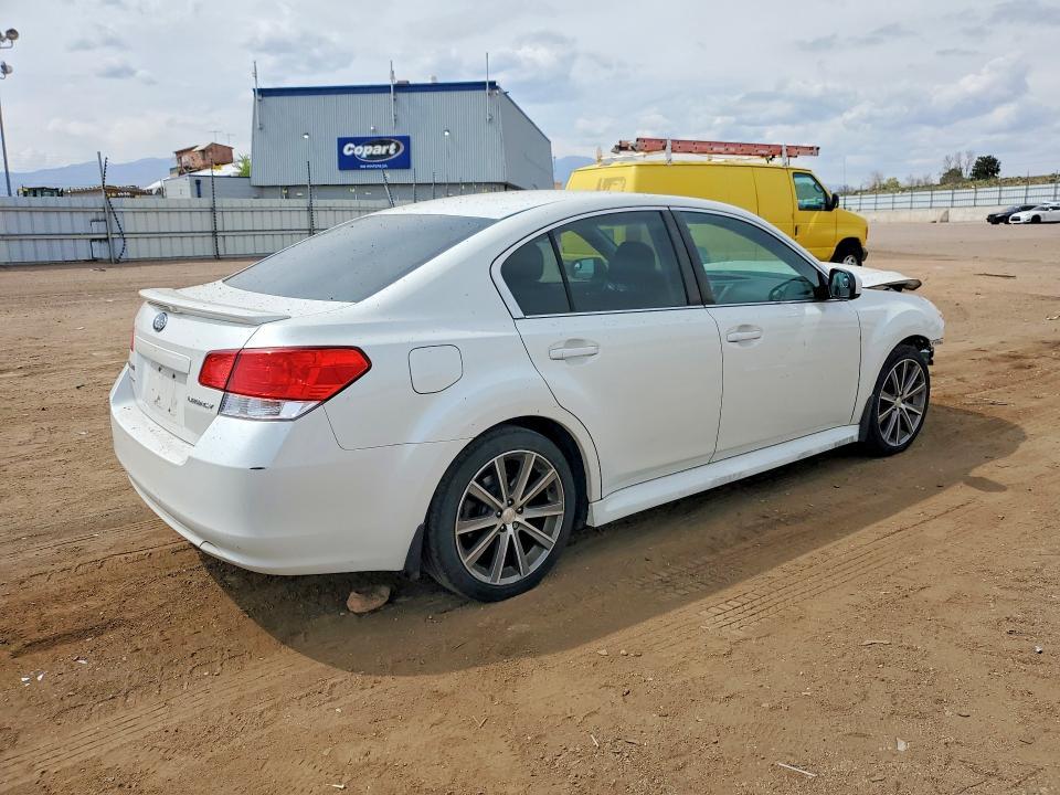 2013 Subaru Legacy 2.5i Premium