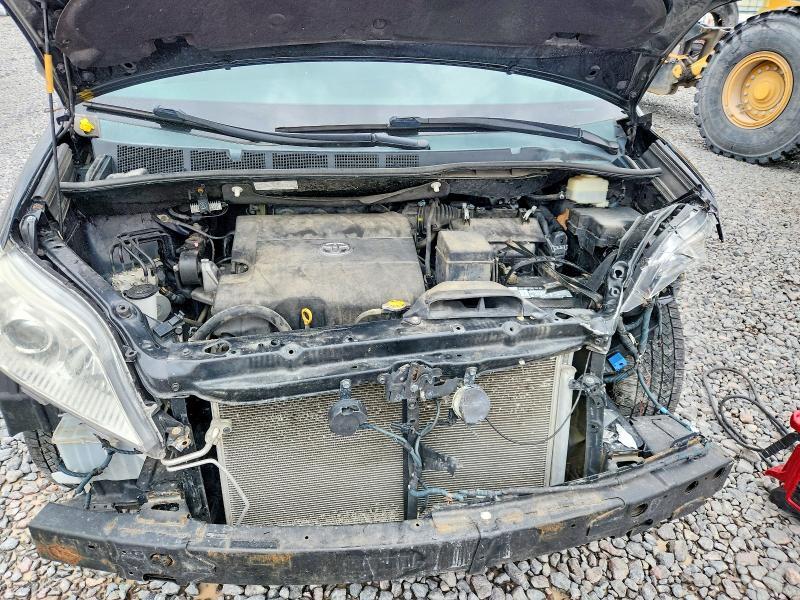 2015 Toyota Sienna xle 8-passenger