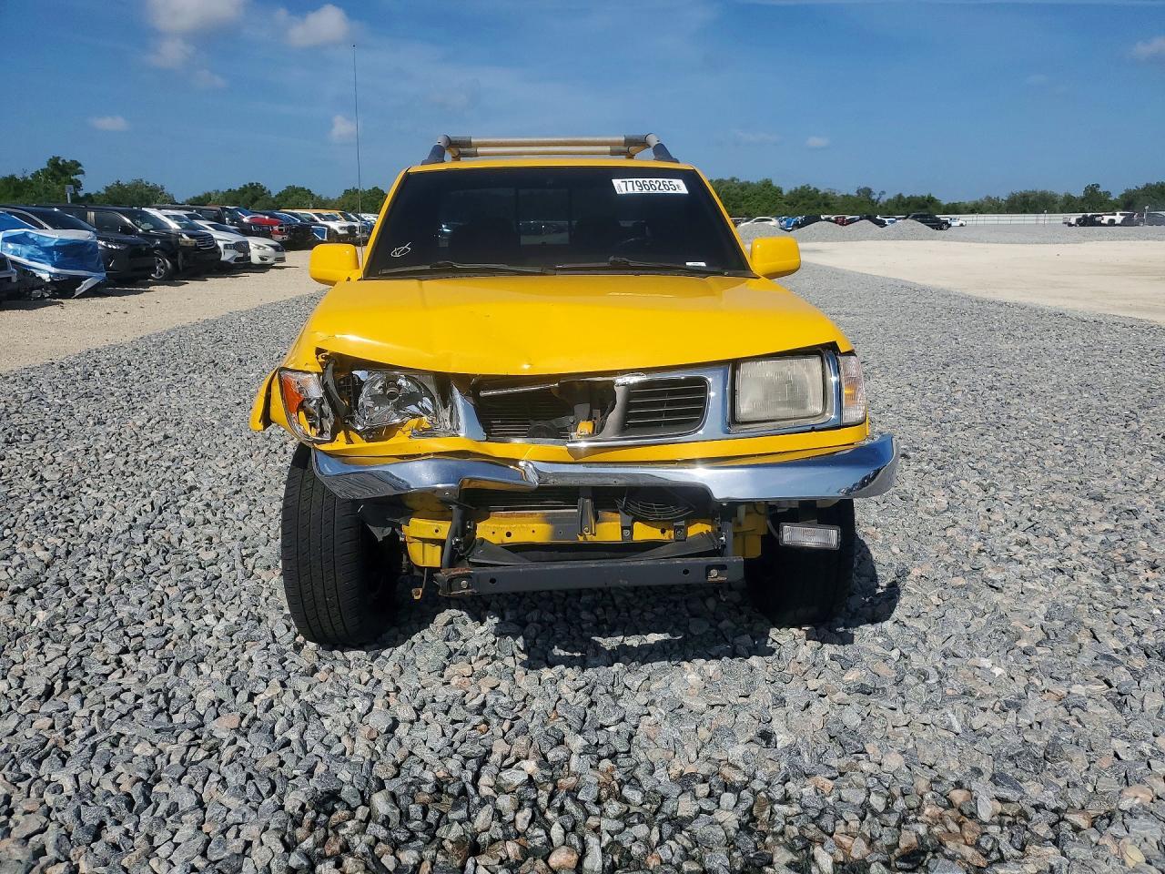 2000 Nissan Frontier XE