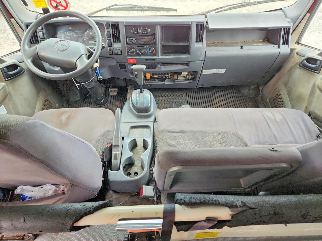 2009 Isuzu NPR BOX Truck