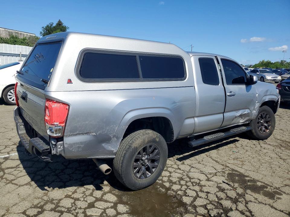 2016 Toyota Tacoma SR