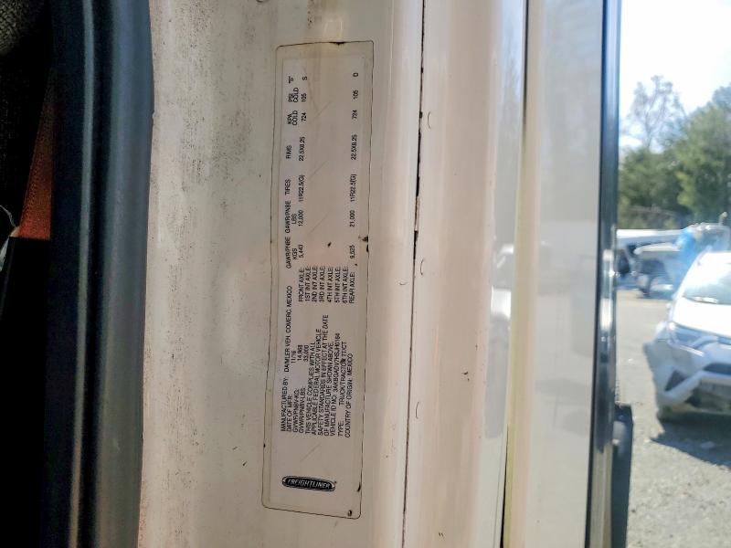2017 Freigliner 2017 Freightliner Cascadia 113 Semi Truck
