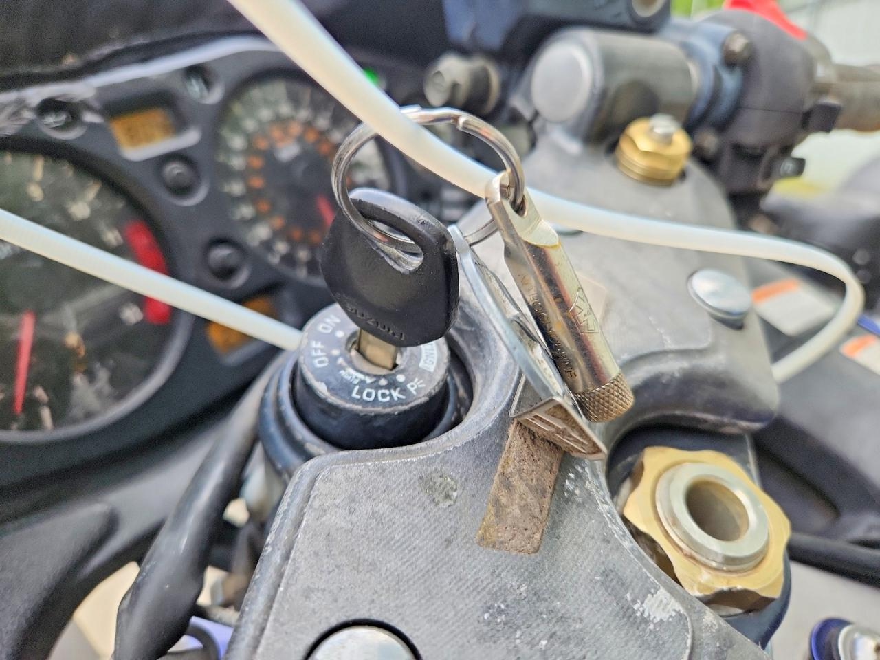 2004 Suzuki GSX1300 R