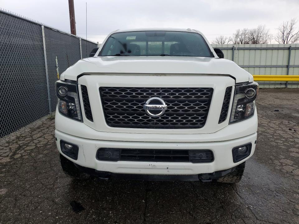 2018 Nissan Titan xd sv