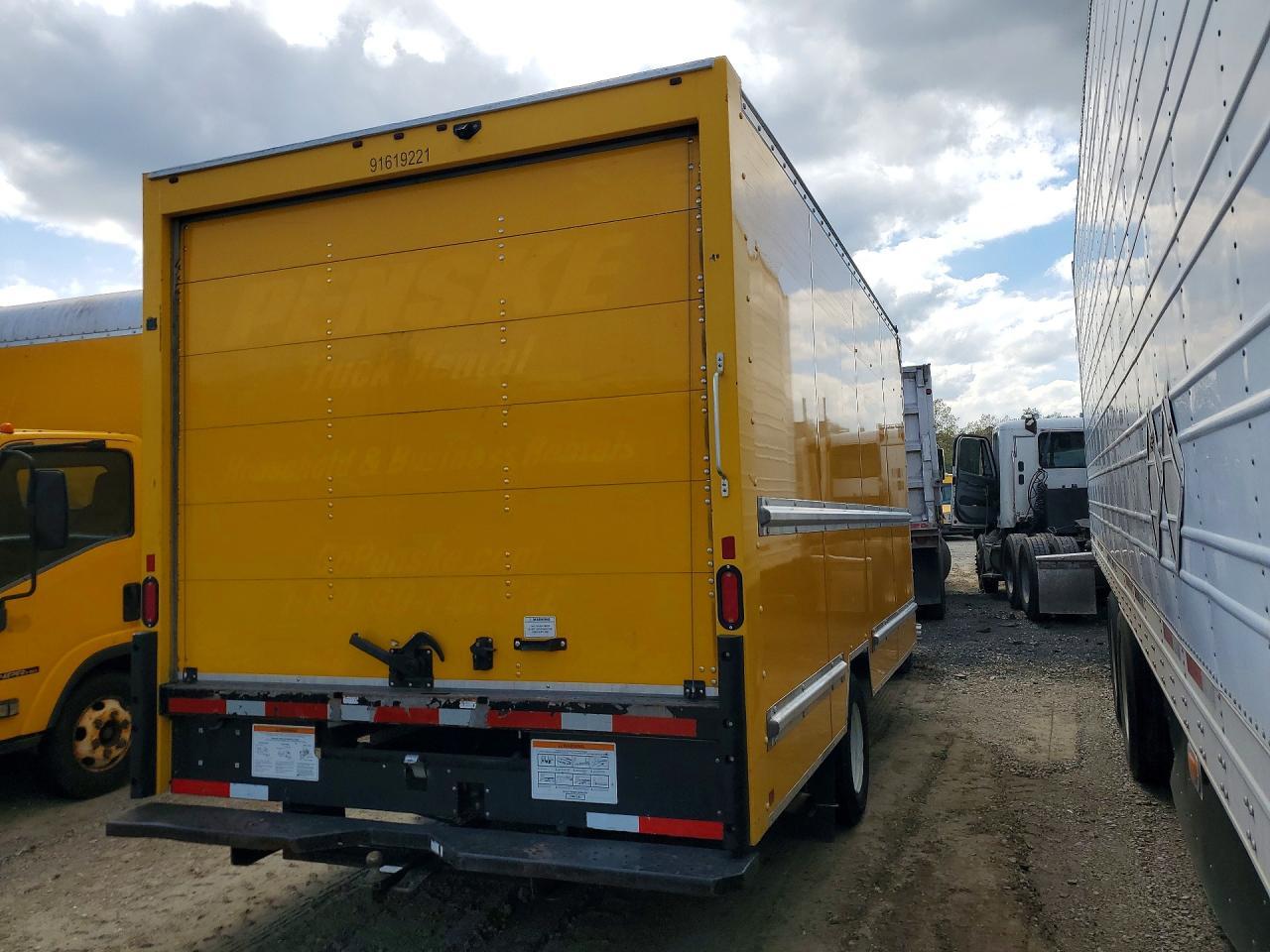 2021 GMC Savana BOX Truck