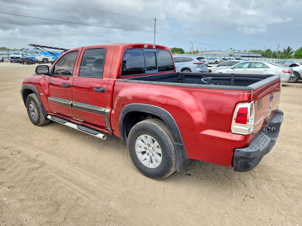 2006 Mitsubishi Raider Durocross