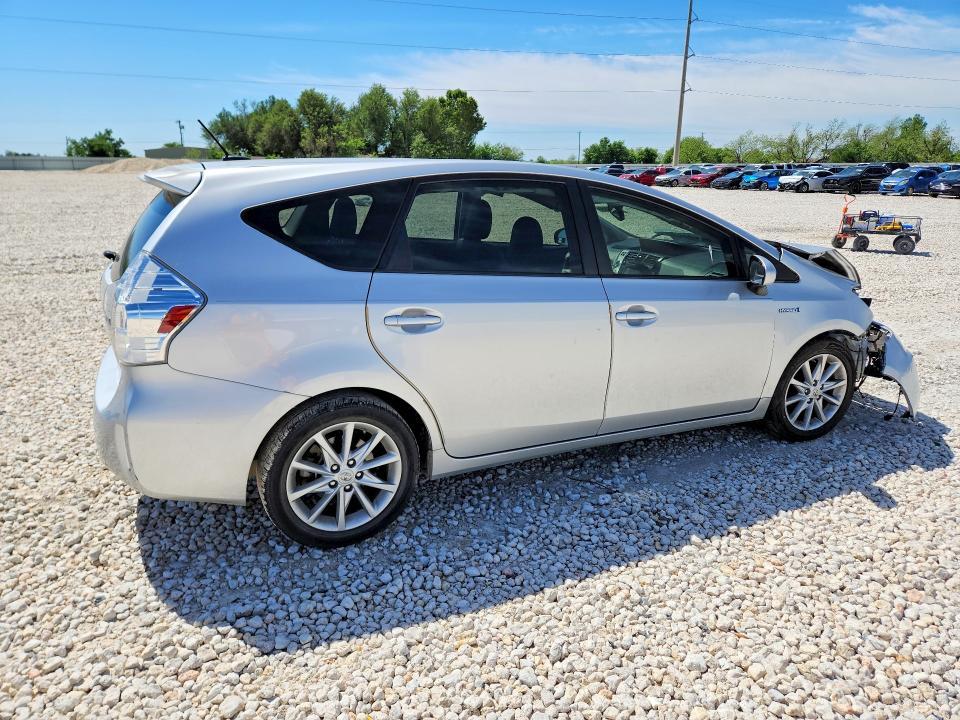 2014 Toyota Prius v Five