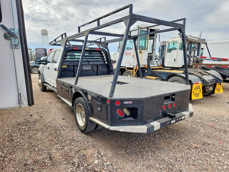 2017 Ford F550 Super Duty Flatbed Truck