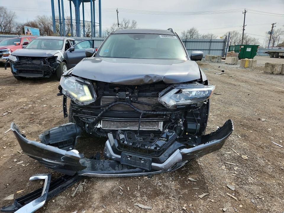 2020 Nissan Rogue sv