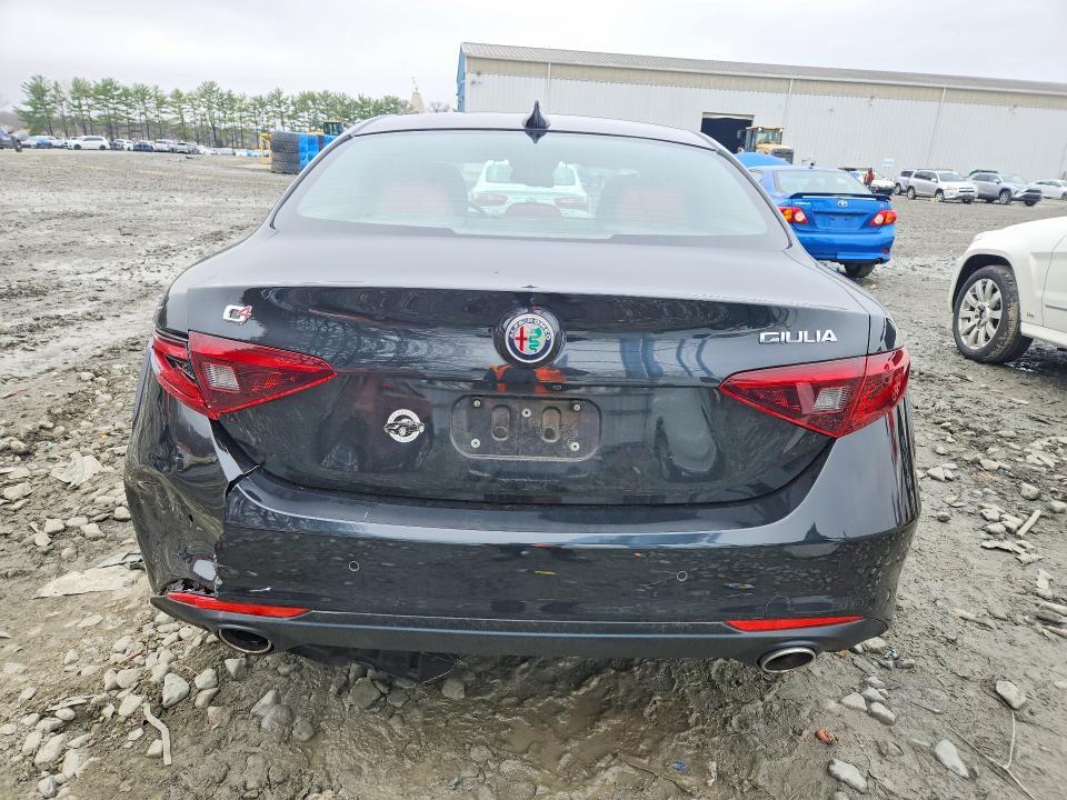 2018 Alfa Romeo Giulia Q4