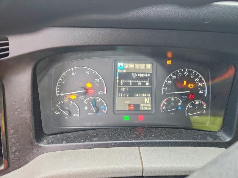 2021 Freigliner 2021 Freightliner Cascadia 126 Semi Truck