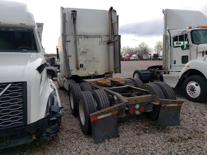 2007 Freigliner 2007 Freightliner Columbia 120 Semi Truck