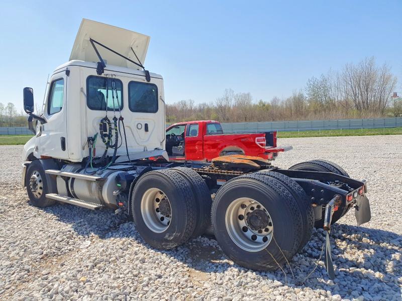 2023 Freigliner 2020 Freightliner Cascadia 116 Semi Truck