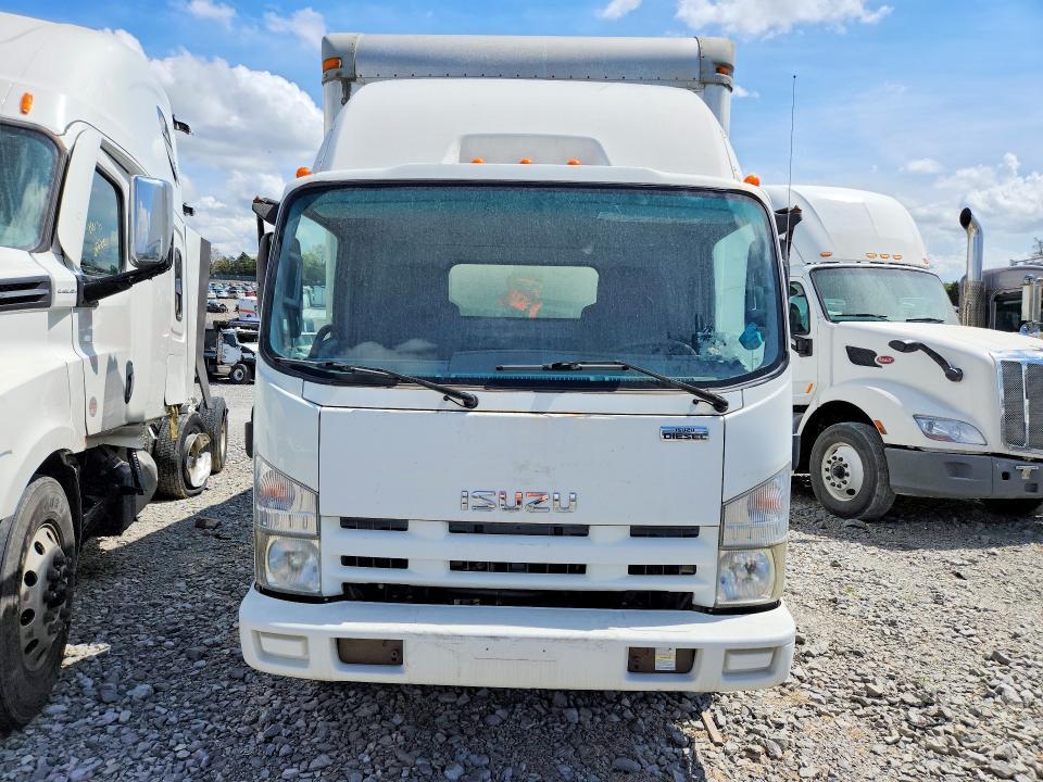 2014 Isuzu NRR Delivery Truck