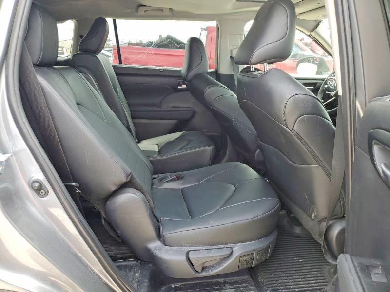 2026 Toyota Highla xle