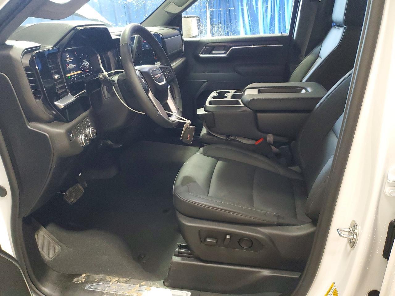 2026 GMC Sierra K1500 SLT