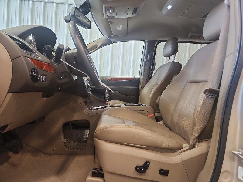 2014 Chrysler Town & Country Touring l