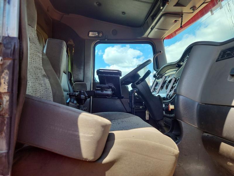 2013 Kenworth T800 Semi Truck