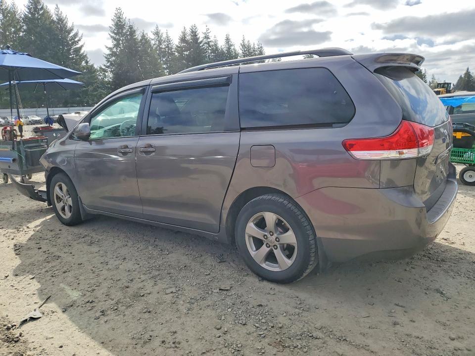 2011 Toyota Sienna Base 7-passenger