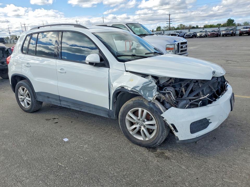 2016 Volkswagen Tiguan s