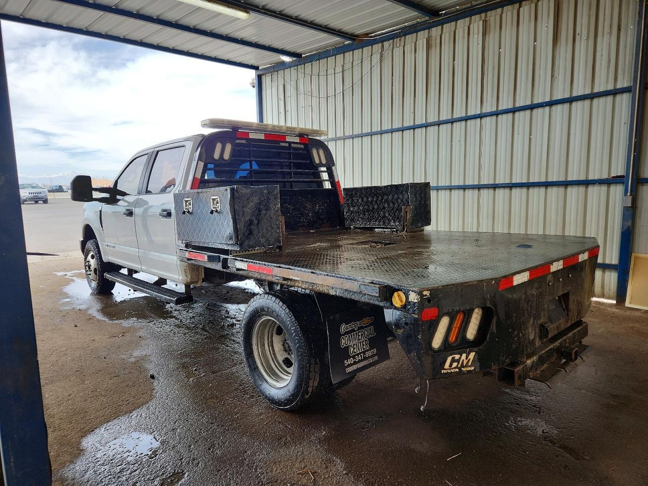 2019 Ford F350 Super Duty Flatbed Truck