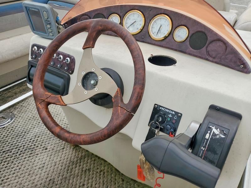 2007 Voyager Boat Pontoon