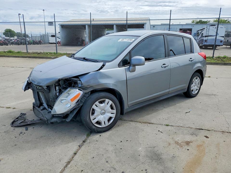 2010 Nissan Versa 1.8 s