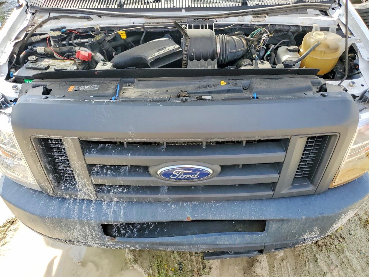 2018 Ford Econoline E450 Super Duty Cutaway Van